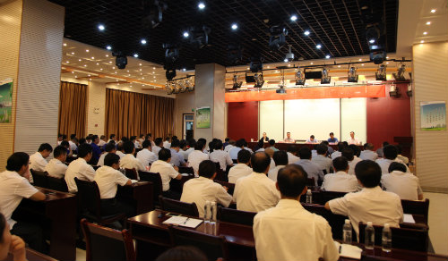 建设集团召开干部大会:bcw8白菜网论坛党委副书记、董事尤西蒂宣布公司新一届领导班子任命