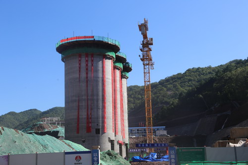 铜川分公司冶坪煤矿混煤仓滑模工程顺利完工