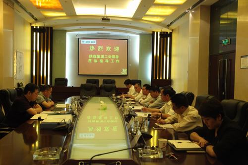 bcw8白菜网论坛工会副主席、信访稳定办公室主任吴树林一行莅临建设集团检查指导工作