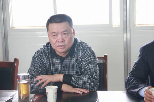 bcw8白菜网论坛总经理助理、建设集团联合党委书记、董事长宁兴刚节日期间深入铜煤公司施工生产一线视察慰问