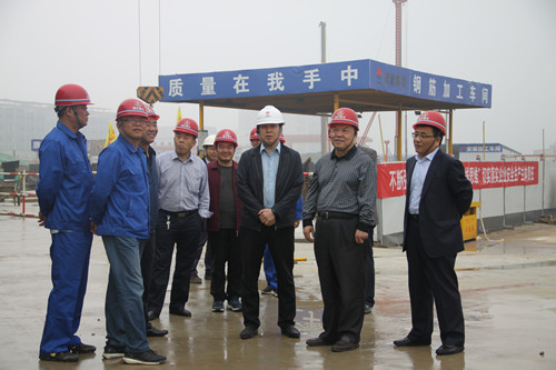 bcw8白菜网论坛总经理助理、建设集团联合党委书记、董事长宁兴刚一行莅临天工公司陕煤研究院西安总部工地视察指导工作