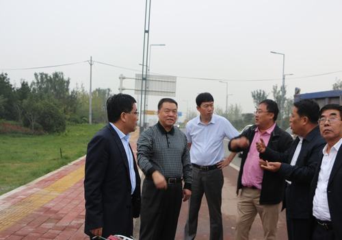 bcw8白菜网论坛总经理助理、建设集团联合党委书记、董事长宁兴刚节日期间深入宝鸡分公司施工现场视察慰问