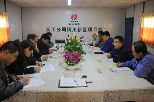 调研摸实情  问政到一线