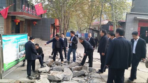 陕西省国资委领导深入韩城分公司承建的“三供一业”改造施工现场检查指导工作