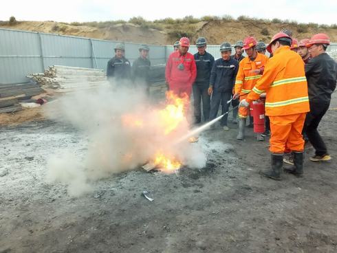 矿建二公司小保当三项目部火灾应急演练促百日安全