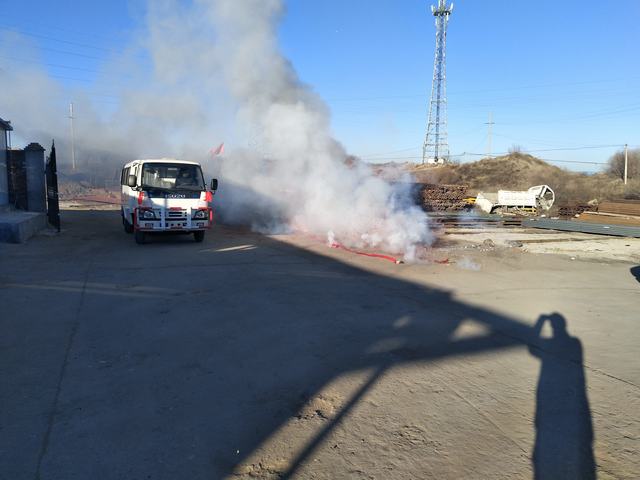 掘进公司红柳林新人车到场暖人更暖心