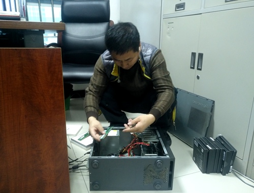 大秦置业公司办公电脑维护升级出实招