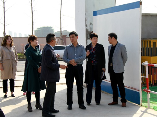侯本英一行莅临大秦置业公司山水逸境项目检查指导工作