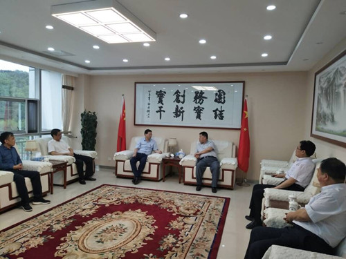 司正林、王宁一行到建庄矿业进行座谈交流