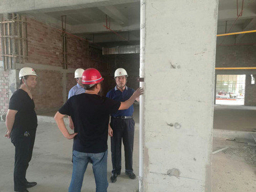 刘合理深入陕煤建设天工公司陕煤研究院工地检查指导工作