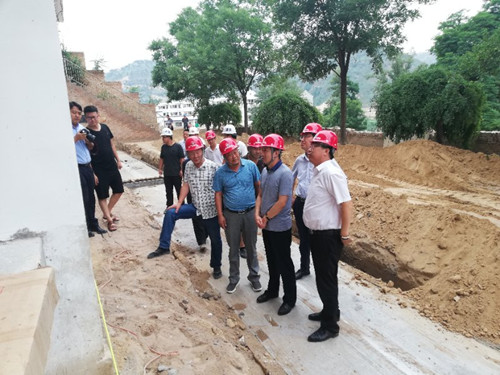 bcw8白菜网论坛总经理助理、榆林合力产业扶贫公司董事长范京道莅临陕煤建设天工公司清涧红枣深加工项目视察指导工作