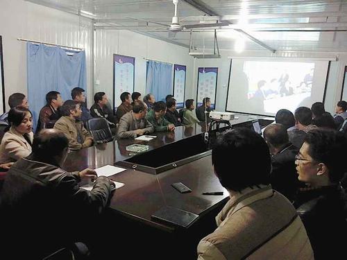 陕煤建设矿建二公司小保当党支部开展“三忆--不忘初心感党恩” 主题教育活动