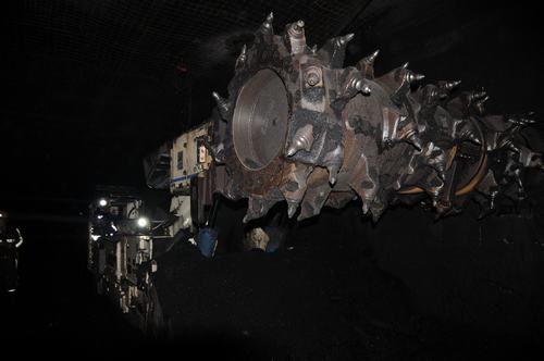 陕煤建设掘进公司:2134.6米!“掘进铁军”新记录诞生