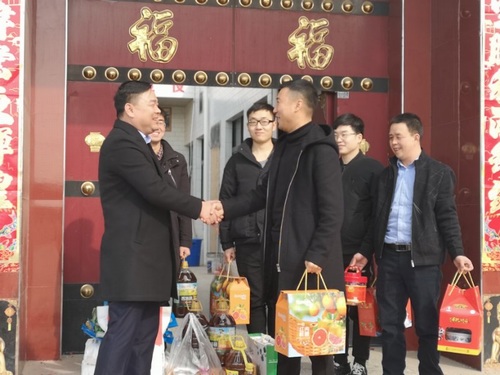 陕煤建设路桥分公司:慰问一线值守员工