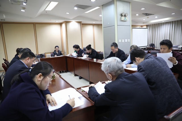 陕煤建设路桥分公司召开党员述诺评诺专题会