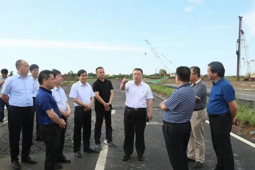 公司领导宁兴刚、王宁、杨让顺深入渭南开沃项目检查指导工作