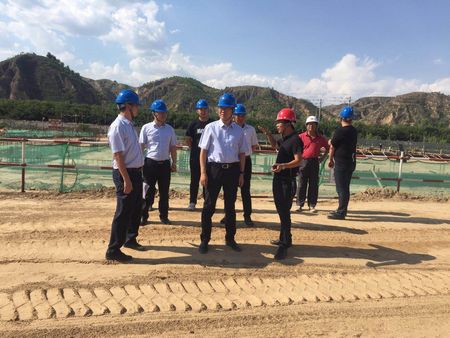 陕西天芪生物有限公司董事长李勇一行莅临子洲天芪项目部进行安全生产调研工作