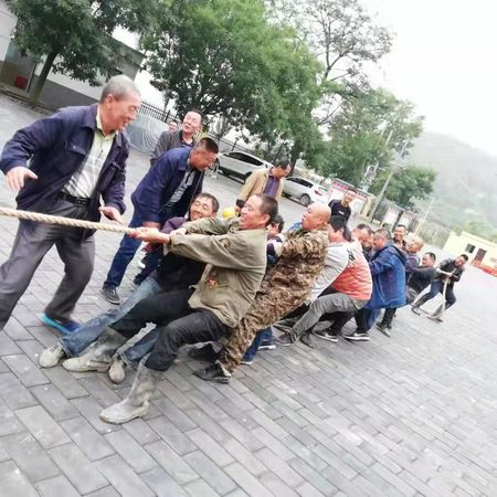 陕煤建设天工公司施工现场忙坚守 特别团圆中秋月