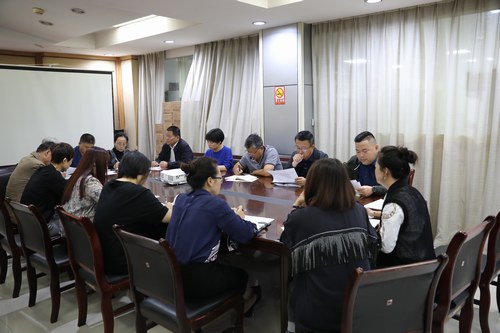 陕煤建设路桥分公司传达学习集团主题教育总结会精神