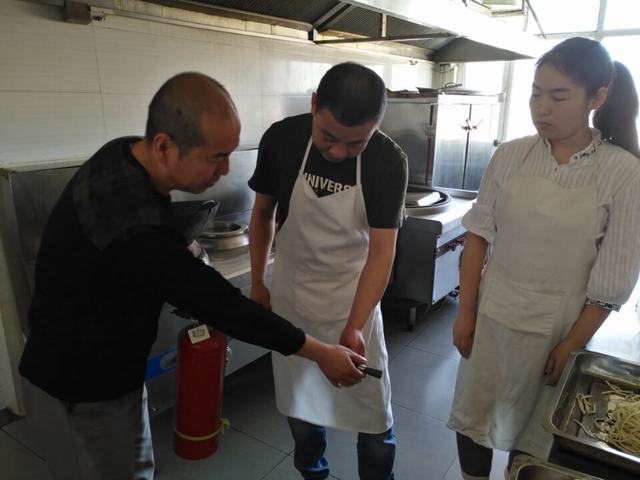 陕煤建设掘进公司：后勤服务无止境 安全理念在放心中