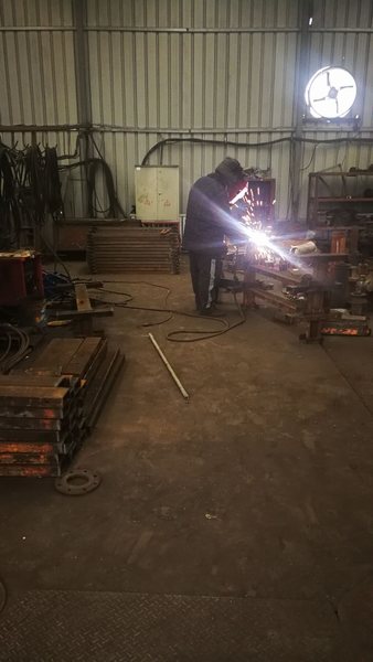 陕煤建设掘进公司:自行检修设备为年后施工做足准备