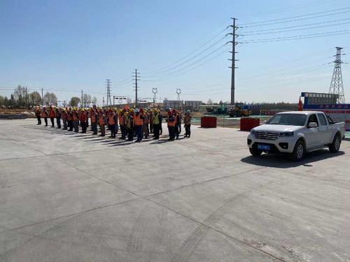 陕煤建设铜煤公司基层干部职工自发参与“缅怀先烈 致敬英雄”活动