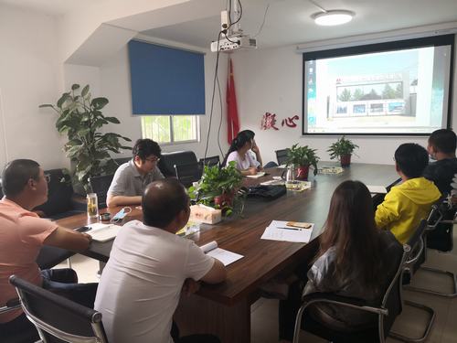 陕煤建设路桥分公司“送教上门”加强项目企业标识工作