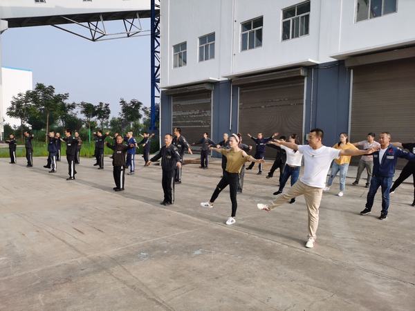 陕煤建设洗选煤运营公司澄合山阳运营项目部喊你来做广播体操啦！