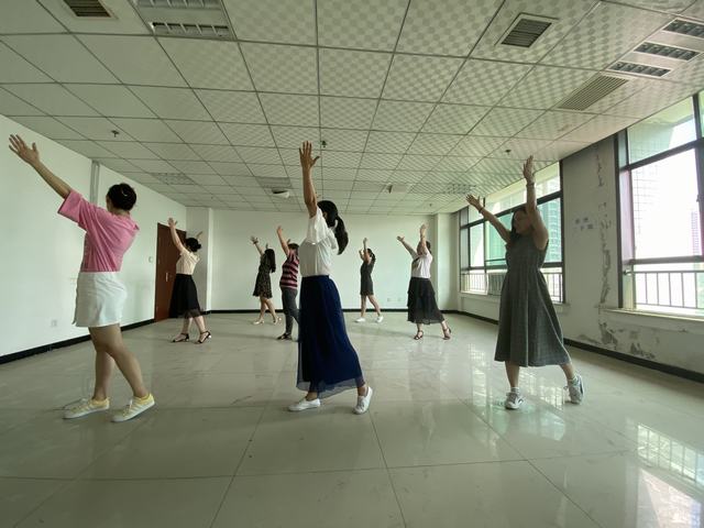 设计研究院:广播体操展风采 劳逸结合效率高