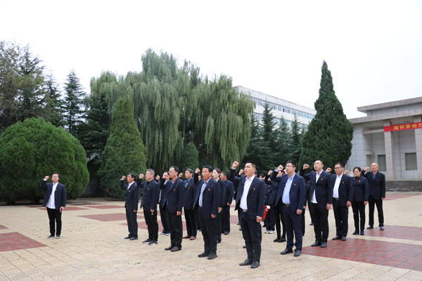 陕煤建设澄合分公司:党旗飘在我心中 主题党日“别样红”