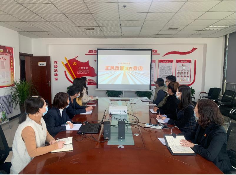 绿宇公司:为职工送上定制款“新年廉洁大礼包”