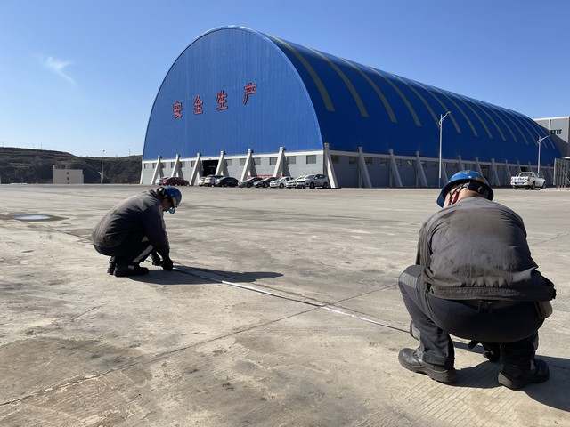 陕煤建设洗选煤运营公司安装第五项目部: 坚守岗位度佳节 年味一分也不减