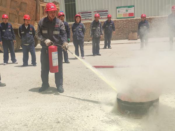 陕煤建设洗选煤运营公司铜川制沙运营项目部:消防演练促安全,防火意识记心间