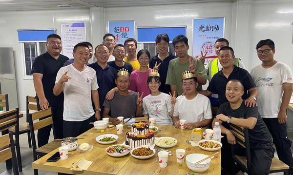 陕煤建设咸阳分公司项目部集体过生日,亲情化管理“放光芒”
