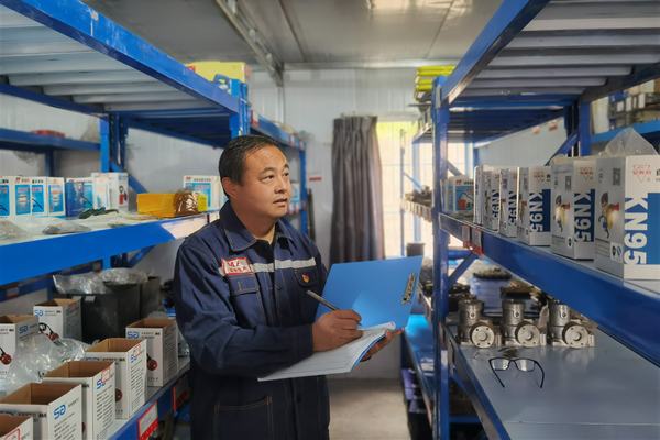 陕煤建设矿建二公司：为坚守岗位的矿建人点赞！