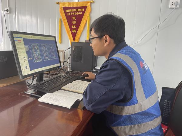 劳动竞赛 看他们亮出“最美一面”