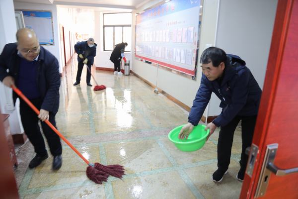 陕煤建设韩城分公司党员干部擦亮“窗口”迎新春