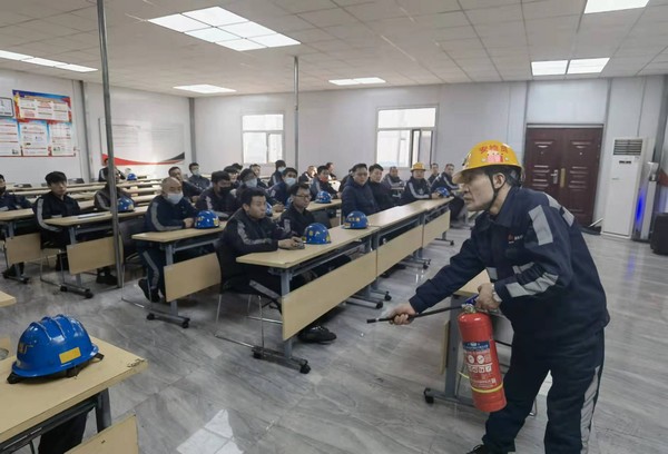 陕煤建设洗选煤运营公司红柳林洗煤厂项目部： 开展消防演练 筑牢安全防线