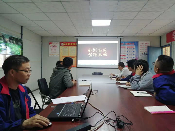 陕煤建设渭南分公司第一项目部常打“预防针”常敲“警示钟”