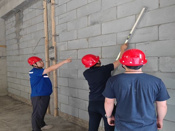 践行初心不负韶华 脚踏实地行稳致远