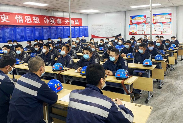 陕煤建设洗选煤运营公司红柳林洗煤厂项目部：应战酷夏，防暑降温有“凉”策