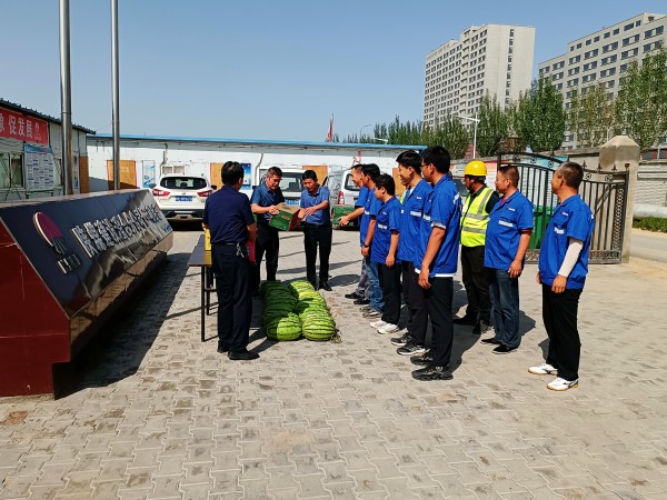 陕煤建设澄合分公司夏季送清凉进陕北片区施工现场