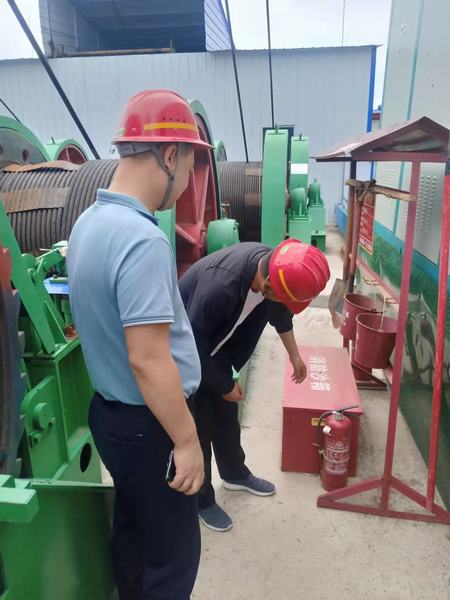 陕煤建设矿建二公司:带着“放大镜”进基层