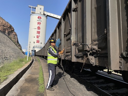 陕煤建设洗选煤运营公司柠条塔运营项目部：战高温 斗酷暑 保运输