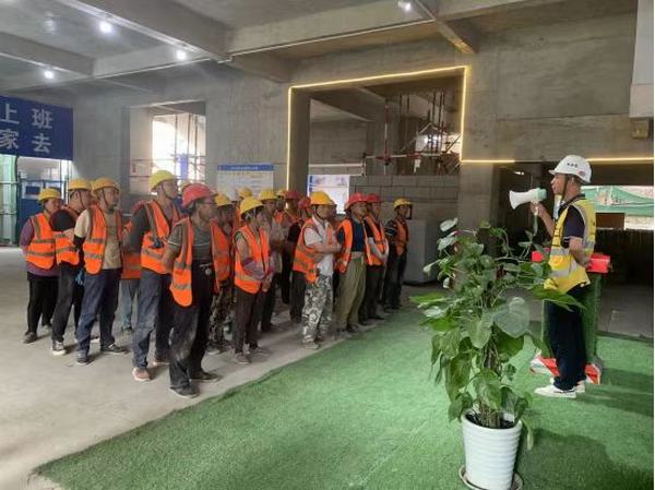 陕煤建设铜煤公司：第十五项目部开展新《安全生产法》宣传活动