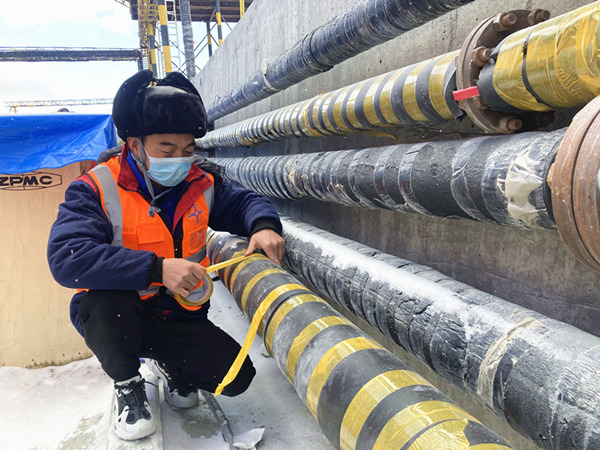 陕煤建设矿建三公司天山项目部:设备开启“温暖过冬” 模式