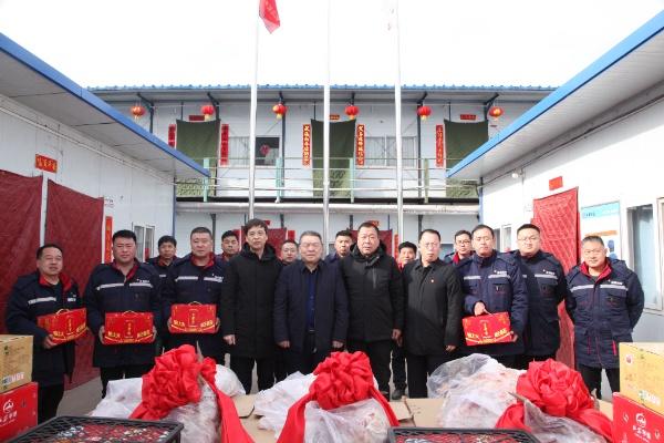 新春慰问送祝福 岁寒情深暖人心