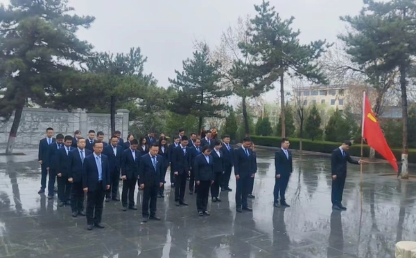 陕煤建设榆林公司:缅怀革命先烈 致敬时代英雄