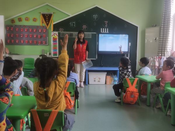 陕煤建设铜煤公司:文明活动进校园 点亮志愿新“食”尚