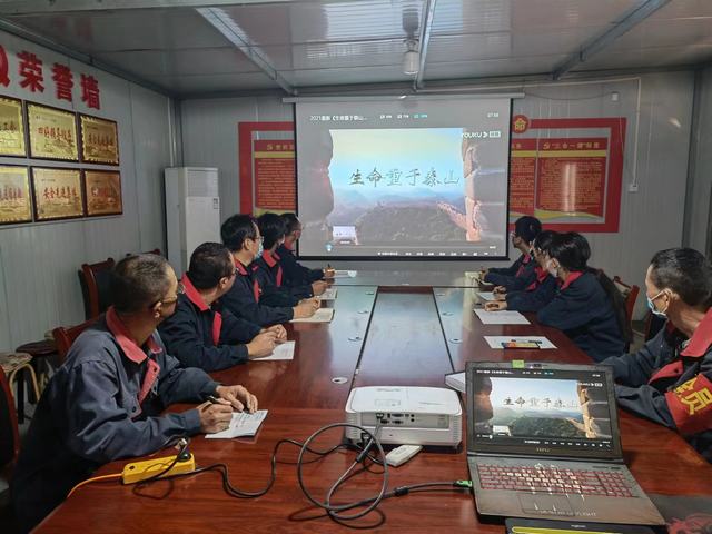 陕煤建设韩城分公司土建五项目部:党员进工地 安全生产添活力